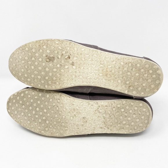 TOMS | Classic Canvas Slip Ons in Ash Grey - Picture 13 of 14